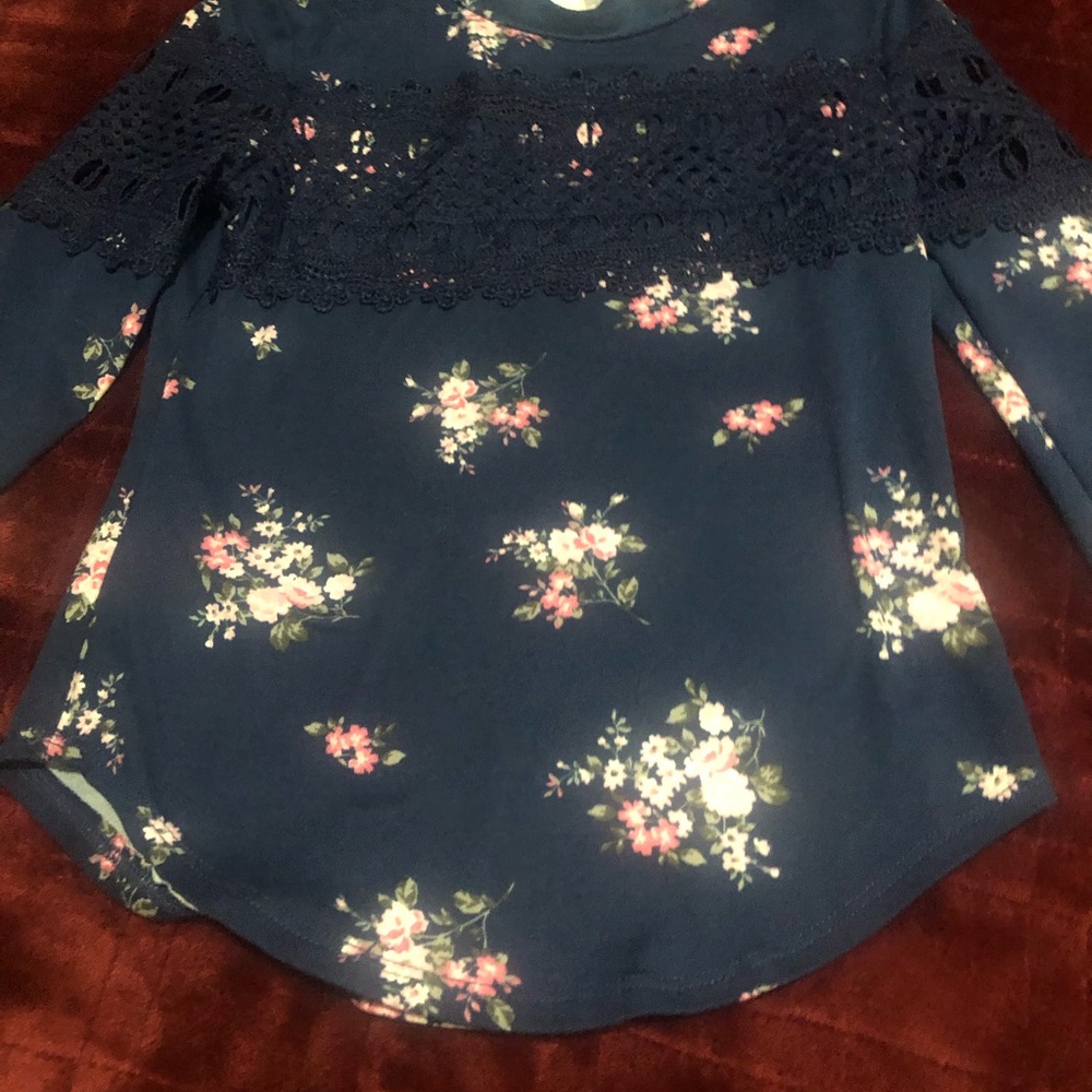 Two shirts blue one Arizona size 6X. Other beauties. I love my Daddy shirt